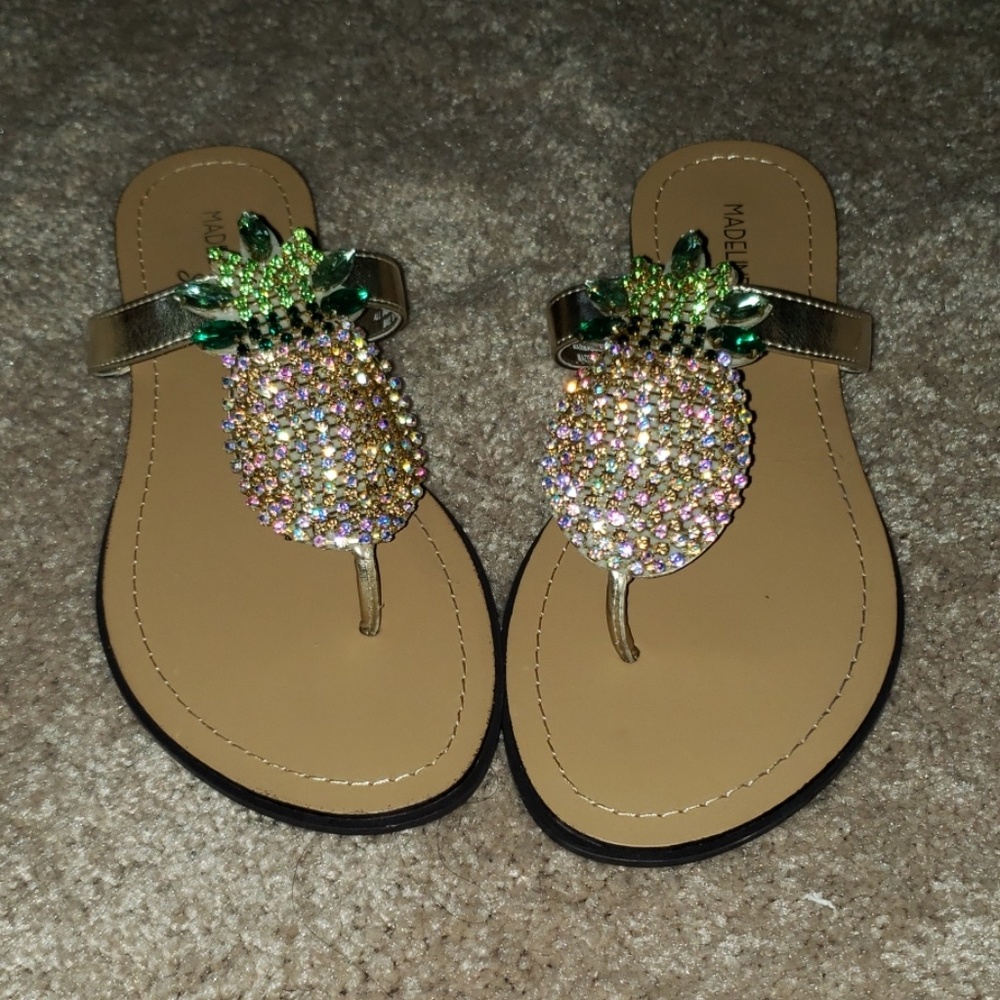 Madeline Stuart pineapple Flip Flops size 7
